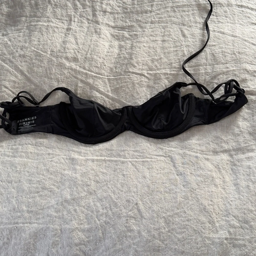 Frankie's Bikinis Black Women's swim suit top only SIZE LARGE - Picture 3 of 7